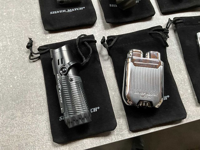 Silver match diverse luxe aanstekers met hoesje (6x) - afbeelding 5 van  5