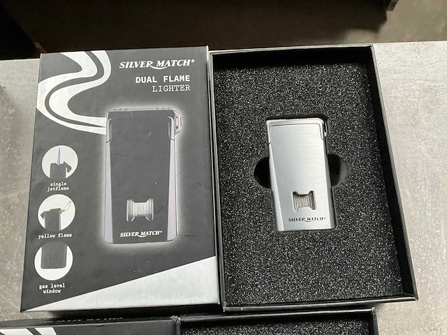 Silver match luxe aansteker in verpakking (4x) - afbeelding 2 van  5