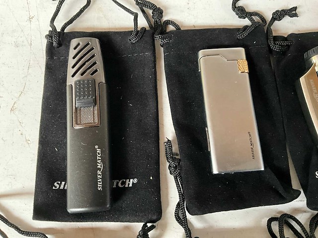 Silver match luxe aansteker met hoesje (8x) - afbeelding 2 van  5
