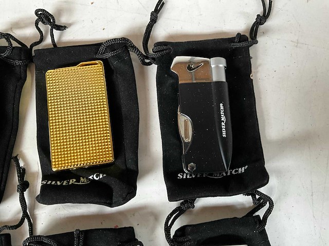Silver match luxe aansteker met hoesje (8x) - afbeelding 3 van  5