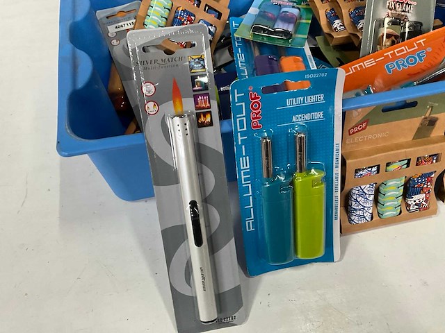 Silver match & prof mix kavel diverse aanstekers - afbeelding 2 van  5