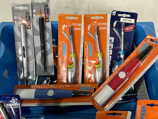 Silver match & prof mix kavel diverse aanstekers - afbeelding 4 van  5