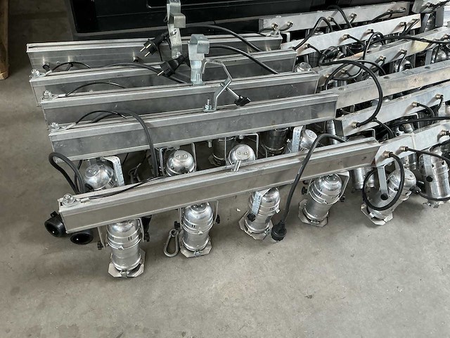 Silver spots 4-bar par 20 (power in/out) halogeen verlichting spotlights (22x) - afbeelding 1 van  2