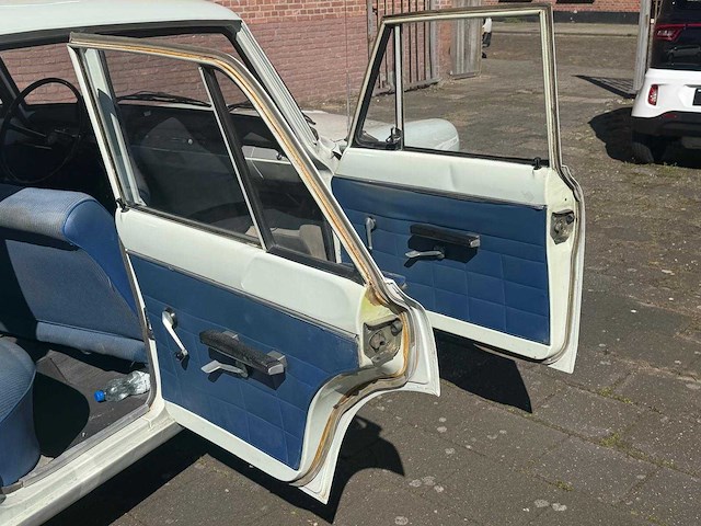 Simca - 1300 - oldtimer - afbeelding 14 van  19