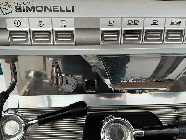 Simonelli appia 2 professionele koffiemachine - afbeelding 2 van  5