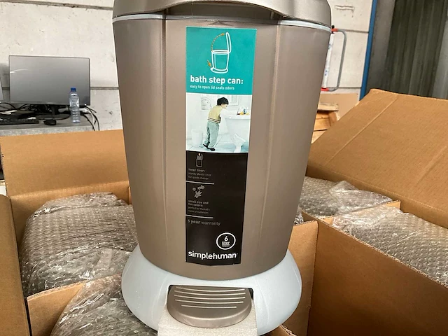 Simplehuman kunststof afvalemmer 6 liter metallic mocha (6x) - afbeelding 3 van  7