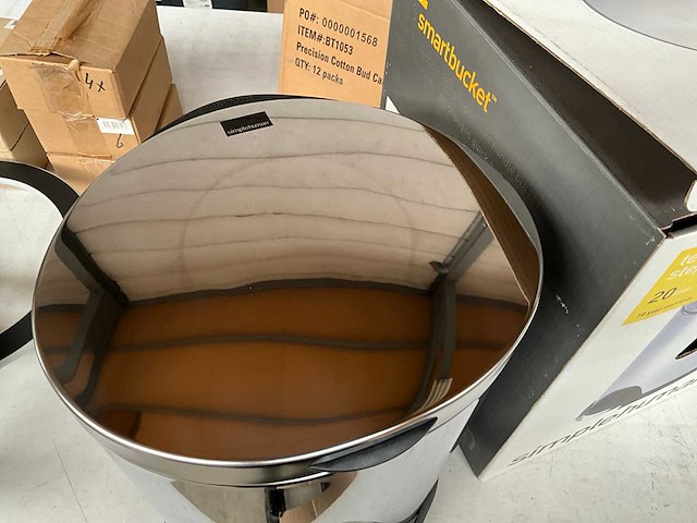 Simplehuman pedaalemmer 20 liter - afbeelding 1 van  2