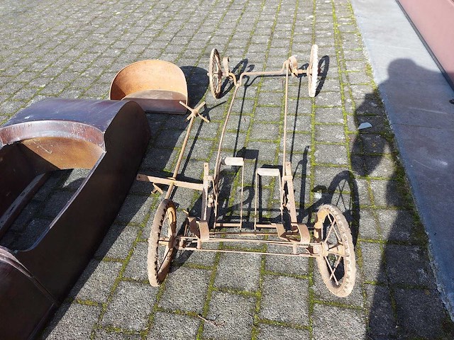 Simplex - mercedes - trapauto - voertuig - trapauto - afbeelding 2 van  8