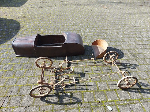 Simplex - mercedes - trapauto - voertuig - trapauto - afbeelding 1 van  8