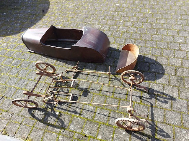 Simplex - mercedes - trapauto - voertuig - trapauto - afbeelding 4 van  13