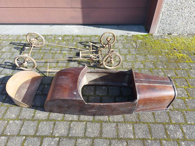 Simplex - mercedes - trapauto - voertuig - trapauto - afbeelding 9 van  13