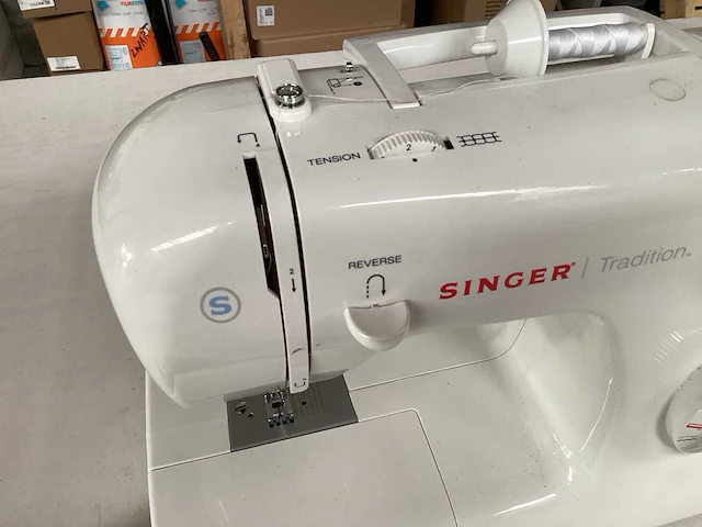 Singer 2259 naaimachine - afbeelding 2 van  7