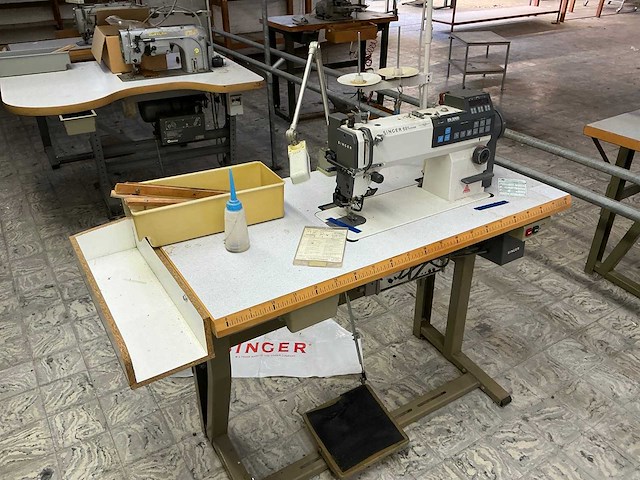 Singer 691-d250-gdxs-3000 naaimachine - afbeelding 1 van  5