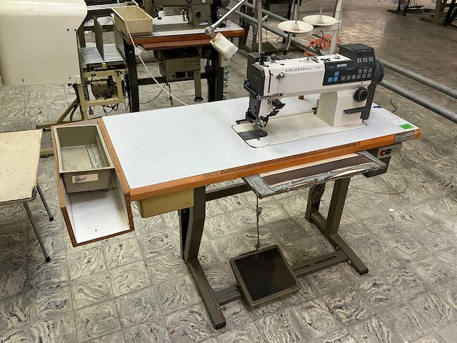 Singer 691-d250-gdxs-3000 naaimachine - afbeelding 1 van  4