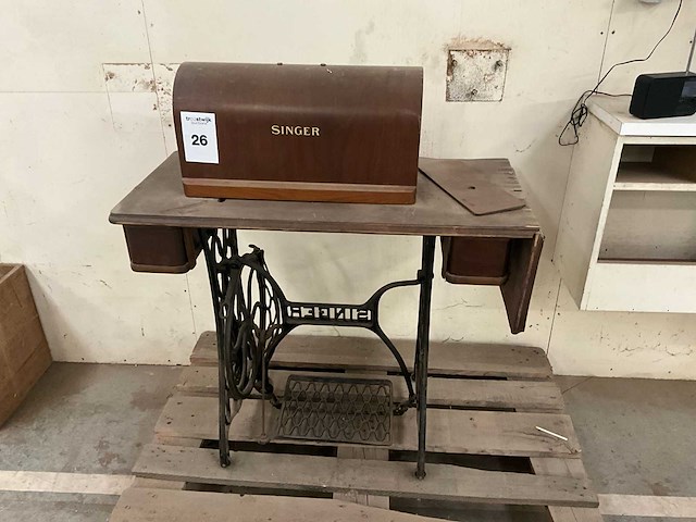 Singer antieke naaimachine - afbeelding 1 van  2