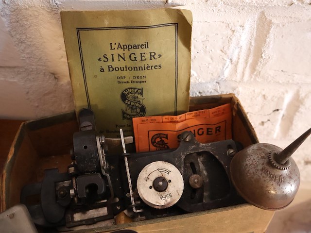 Singer mini naaimachine - afbeelding 3 van  4