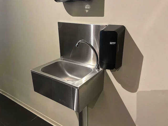 Sink - afbeelding 2 van  2