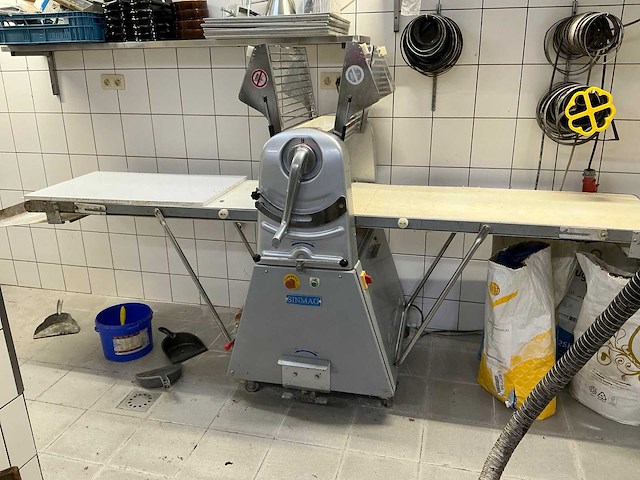 Sinmag sm-630 e deeg uitrolmachine - afbeelding 1 van  5
