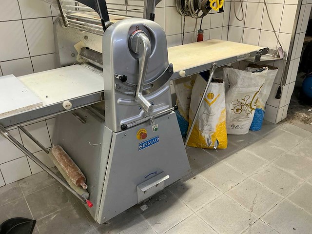 Sinmag sm-630 e deeg uitrolmachine - afbeelding 3 van  5