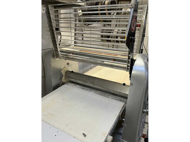 Sinmag sm-630 e deeg uitrolmachine - afbeelding 4 van  5