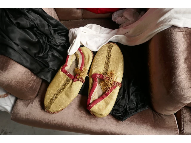 Sinterklaas en zwarte piet kledij - afbeelding 4 van  7