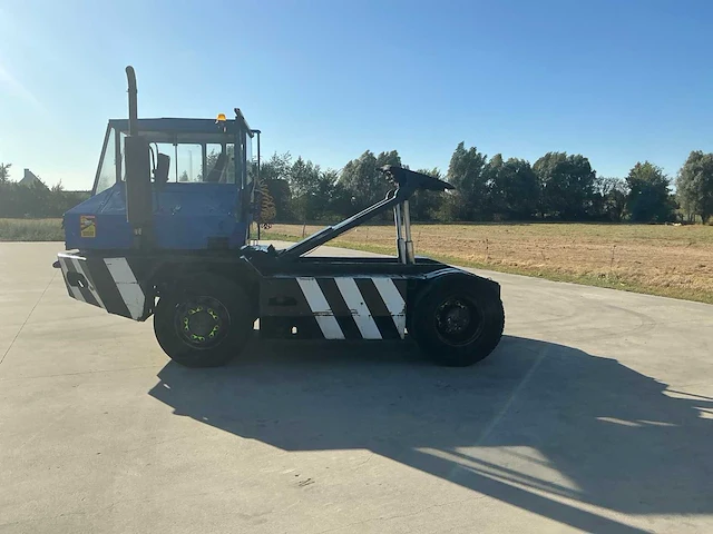 Sisu kalmar tr-160cr 4x4 industriële trekker - afbeelding 21 van  71