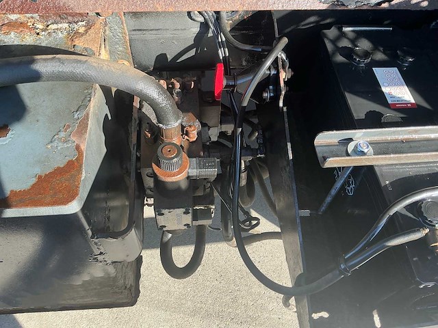 Sisu kalmar tr-160cr 4x4 industriële trekker - afbeelding 52 van  71