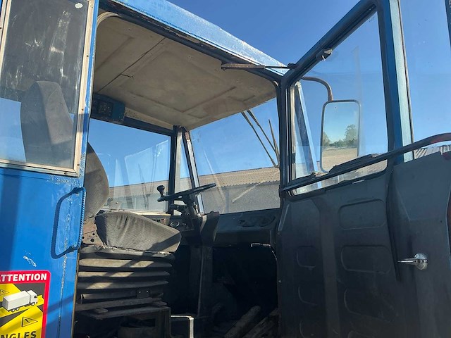 Sisu kalmar tr-160cr 4x4 industriële trekker - afbeelding 66 van  71