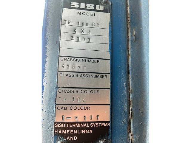 Sisu kalmar tr-160cr 4x4 industriële trekker - afbeelding 3 van  3