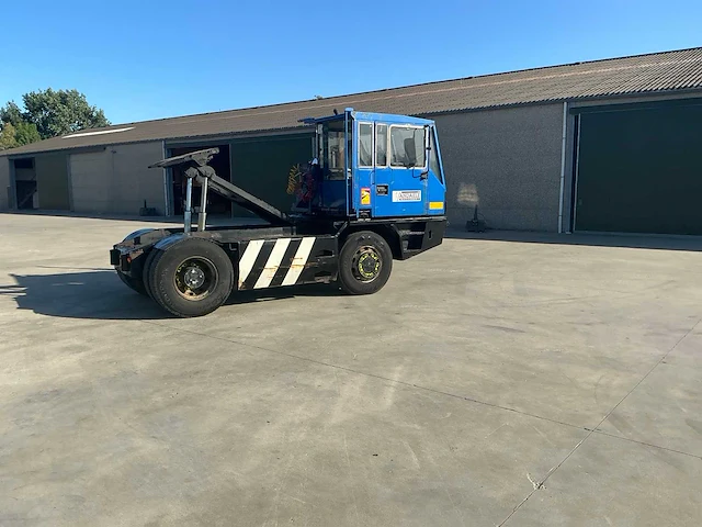 Sisu kalmar tr-160cr 4x4 industriële trekker - afbeelding 61 van  71
