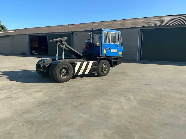 Sisu kalmar tr-160cr 4x4 industriële trekker - afbeelding 62 van  71