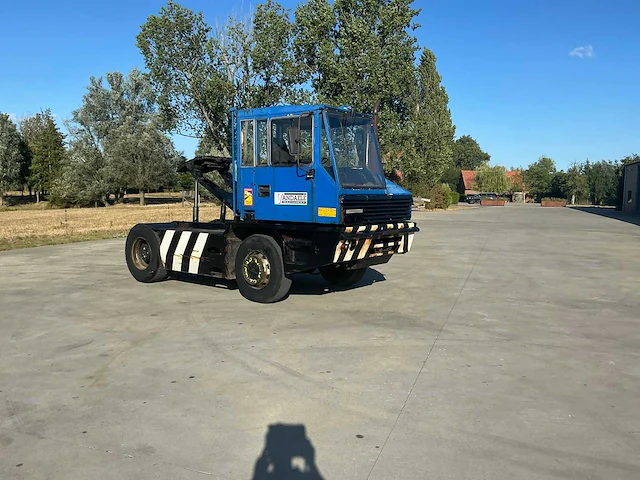 Sisu kalmar tr-160cr 4x4 industriële trekker - afbeelding 71 van  71