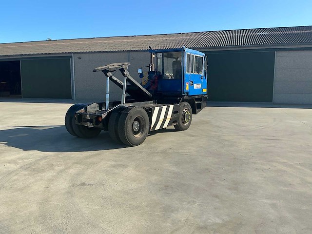 Sisu kalmar tr-160cr 4x4 industriële trekker - afbeelding 4 van  20
