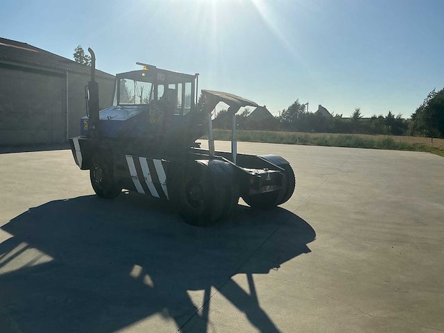 Sisu kalmar tr-160cr 4x4 industriële trekker - afbeelding 7 van  20