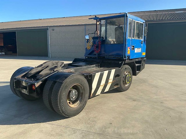 Sisu kalmar tr-160cr 4x4 industriële trekker - afbeelding 45 van  71