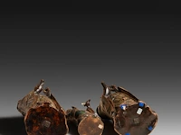 Six japanese champlevé enameled bronzes; three figures depicting kannon, a large pagoda shaped censer and two vases, signed, 19th/20thc, tallest h 92 cm - afbeelding 5 van  7