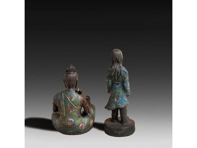 Six japanese champlevé enameled bronzes; two figures and four vases, 19th/20thc, tallest h 36,5 cm - afbeelding 4 van  7