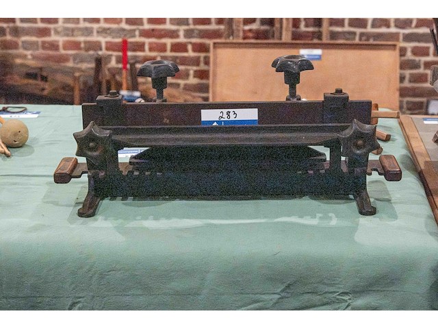 Sjabloonmachine om zwaluwstaarten te maken - afbeelding 1 van  3