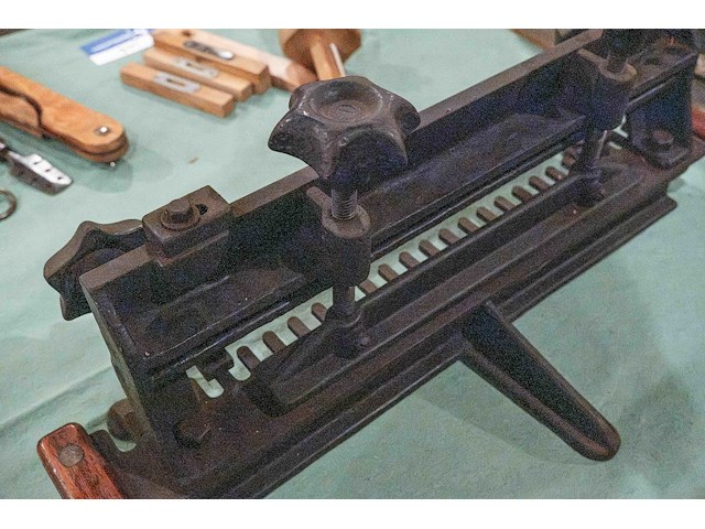 Sjabloonmachine om zwaluwstaarten te maken - afbeelding 2 van  3