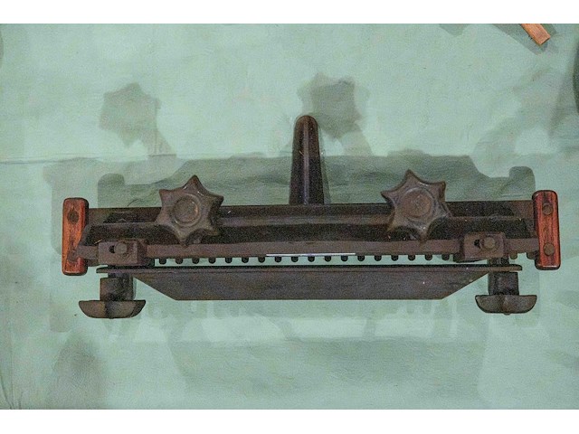 Sjabloonmachine om zwaluwstaarten te maken - afbeelding 3 van  3