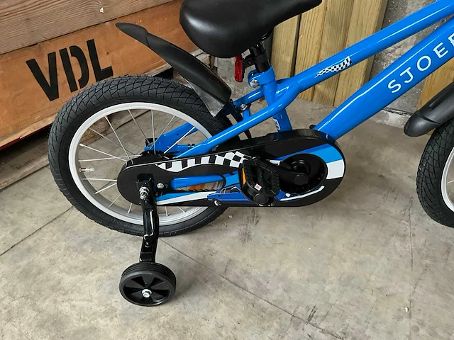 Sjoef race kinderfiets 16” blauw met zijwieltjes - afbeelding 2 van  9