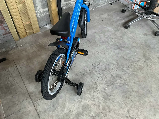 Sjoef race kinderfiets 16” blauw met zijwieltjes - afbeelding 5 van  9