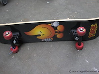 Skateboard plus helm - afbeelding 2 van  2