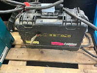 Skb v1200es acculader - afbeelding 2 van  2