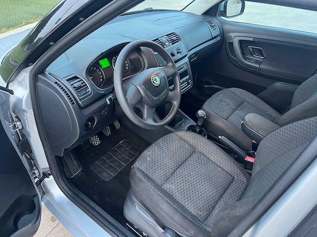 Skoda - 2012 - fabia - personenauto - afbeelding 6 van  19