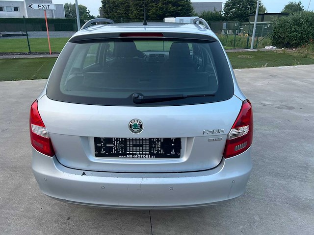 Skoda - 2012 - fabia - personenauto - afbeelding 2 van  19