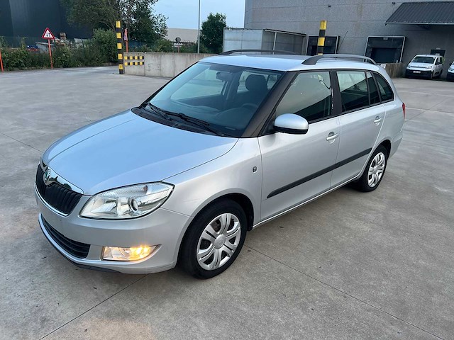 Skoda - 2012 - fabia - personenauto - afbeelding 8 van  19