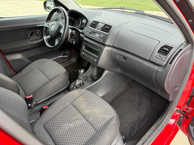 Skoda - 2013 - roomster - personenauto - afbeelding 9 van  28