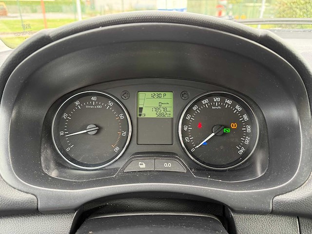 Skoda - 2013 - roomster - personenauto - afbeelding 17 van  28