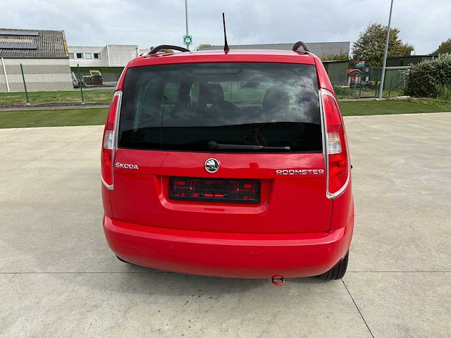 Skoda - 2013 - roomster - personenauto - afbeelding 2 van  21